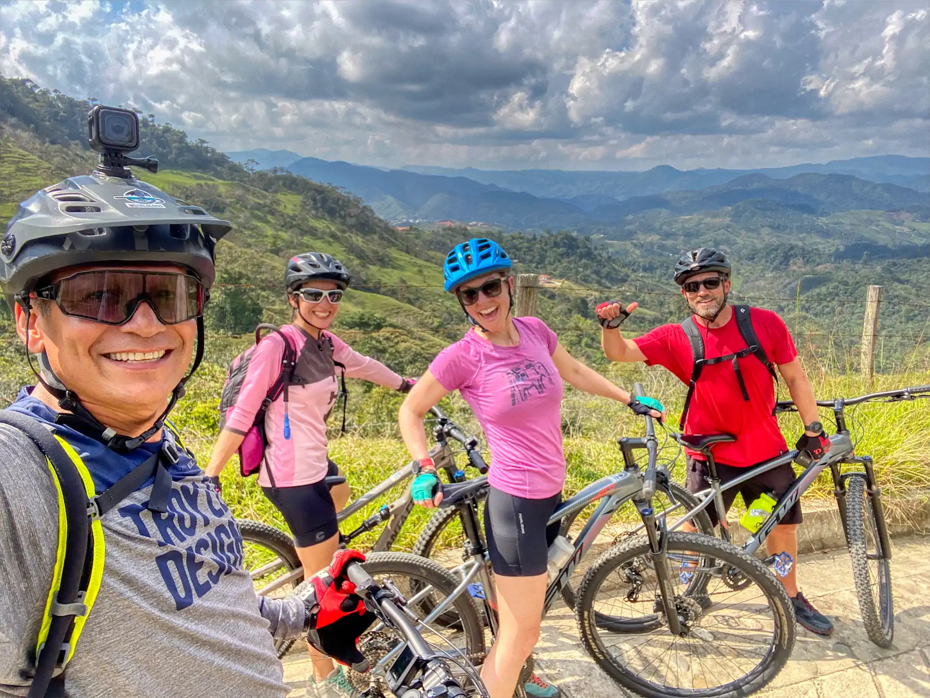 Free morning MTB ride in Guatapé Colombia
